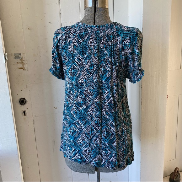 Laura Scott Geometric Print Smocked Blouse - Picture 5 of 14